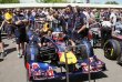 Daniel Ricciardo za volantem loňského Red Bullu RB7 Renault formule 1