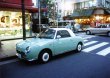 Nissan Figaro v ulicích Tokia 1993