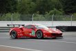 Ferrari 488 GTE týmu Risi Competizione s tovární podporou se vklínil na druhé místo kategorie GTE (mezi Fordy GT)