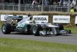 Nico Rosberg na Mercedesu W02 (2011) s novou přídí ve stylu letošní sezony