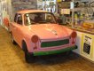 Růžový Trabant nejrozšířenějšího typu 601, který se vyráběl v letech 1964 – 1991
