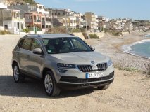 Škoda Karoq se zážehovým tříválcem 1.0 TSI a šestistupňovou manuální převodovkou je dobrým základem nového typu