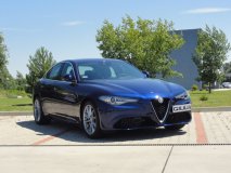 Alfa Romeo Giulia (Tipo 952) je návratem sportovního sedanu milánské značky, opět s pohonem zadních kol (anebo všech kol)