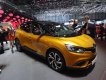 Renault Scénic následuje Mégane v obměně vozů nižší střední třídy francouzské značky, velké jsou však dostatečně
