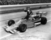 Bobby Unser, člen americké závodnické dynastie z Albuquerque (NM), před startem 1977 Indy 500