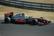 Sergio Pérez (McLaren MP4-28/01) si vyšlápl na Buttona, ale jinak se mu příliš nedaří...