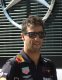 Daniel Ricciardo (Red Bull RB14) se probil na čtvrté místo, když startoval až ze dvanáctého...