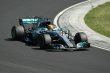 Lewis Hamilton (Mercedes-AMG W08) tentokrát stíhal Ferrari marně...