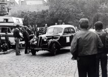 Z historie: Tom Hyan (1939 BMW 321) na startu ročníku 1977