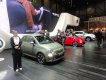 Fiat po loňském faceliftu Cinquecenta připravil novou verzi 500 S (vystavena se vznětovým motorem 1.3 MultiJet II, 70 kW/95 k)