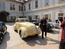 Jiří Kohlíček představuje aerodynamický Wikov 35 zvaný Kapka, rekonstruovaný na podvozku výrobního čísla 606 ročníku 1931 